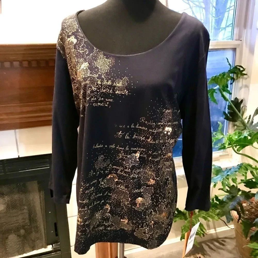 🌈NWT Ruby Red Navy Blue and Gold Top